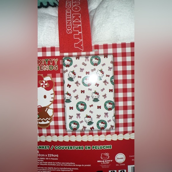Hello Kitty Christmas throw blanket - Picture 3 of 3